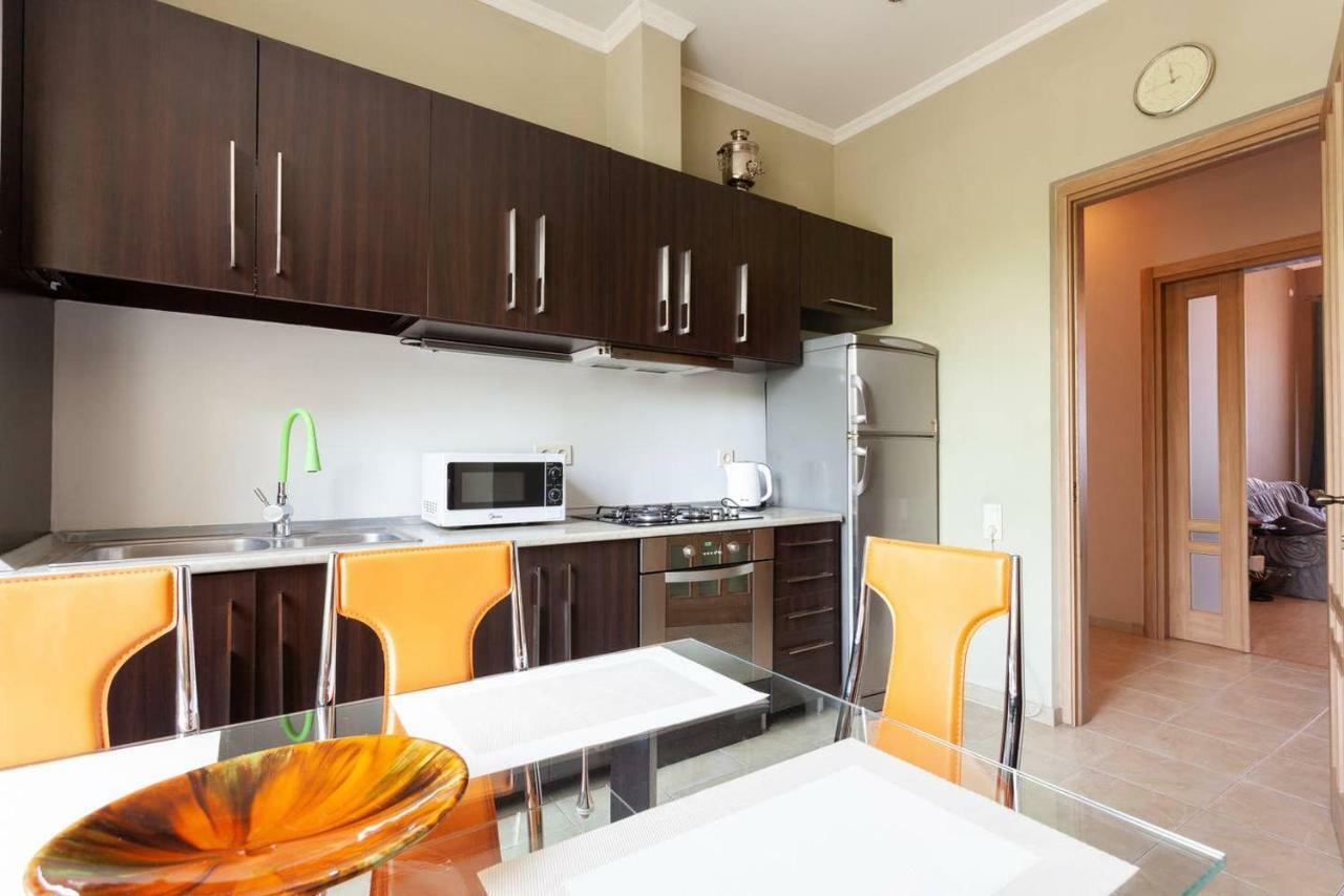 Wehost Apartment On A Colorful Street Тбілісі Екстер'єр фото